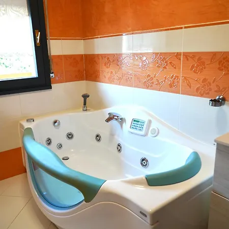 فندق مبيت وإفطار Ai Colli 2 *